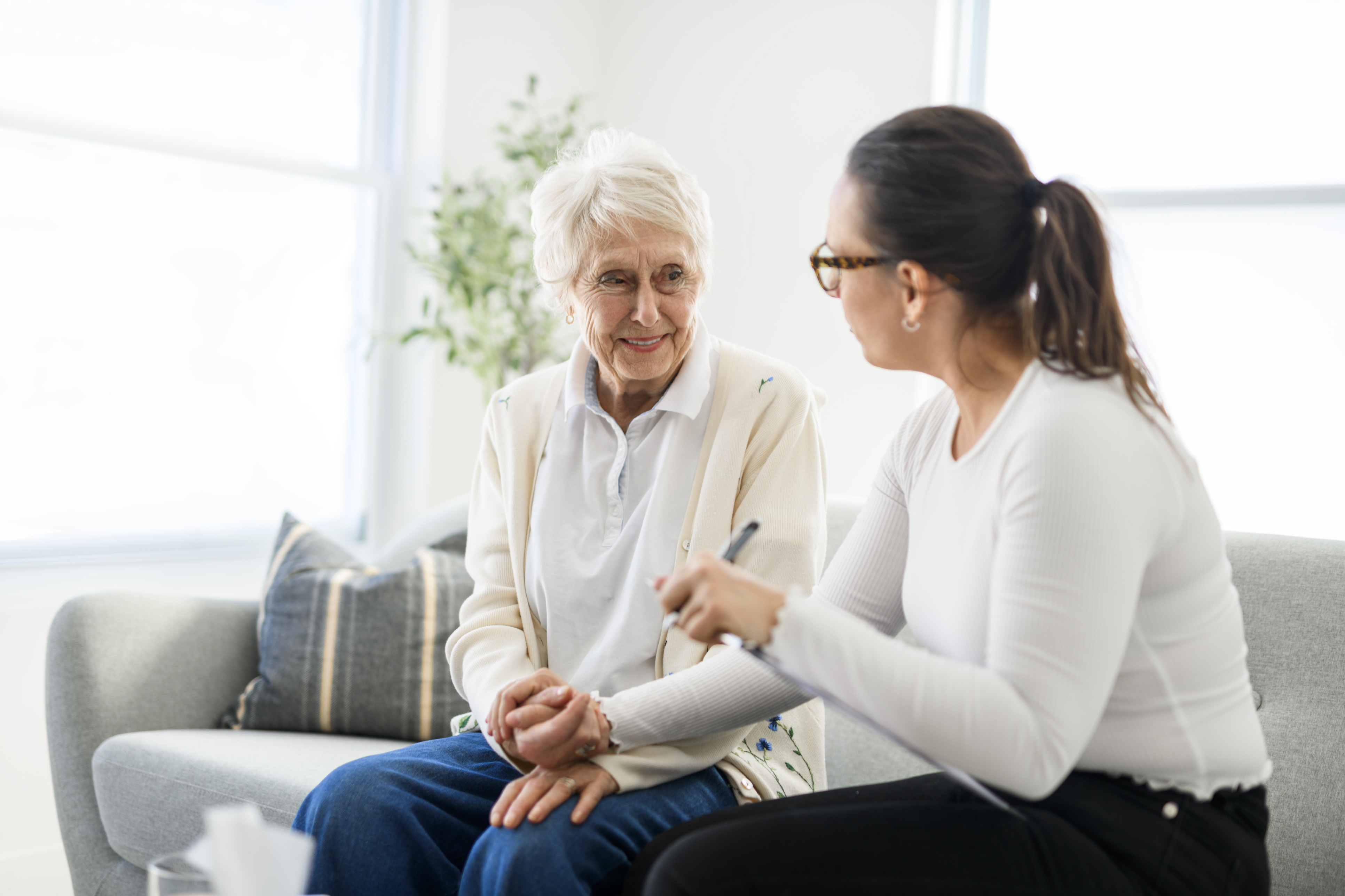When to Agree, Redirect, or Reassure in Dementia Care